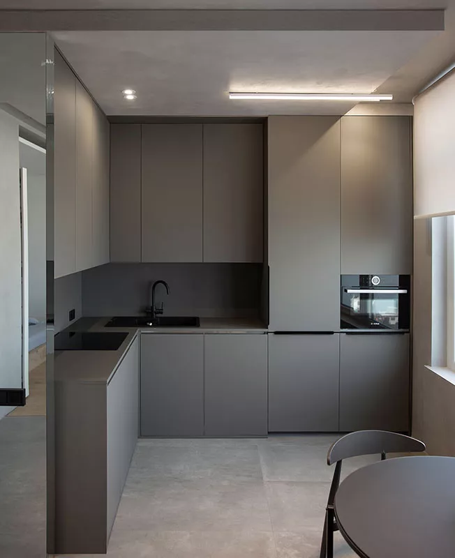 https://www.minimalism.one/wp-content/uploads/2023/03/Color-in-the-kitchen-25-gray-solutions-3.webp